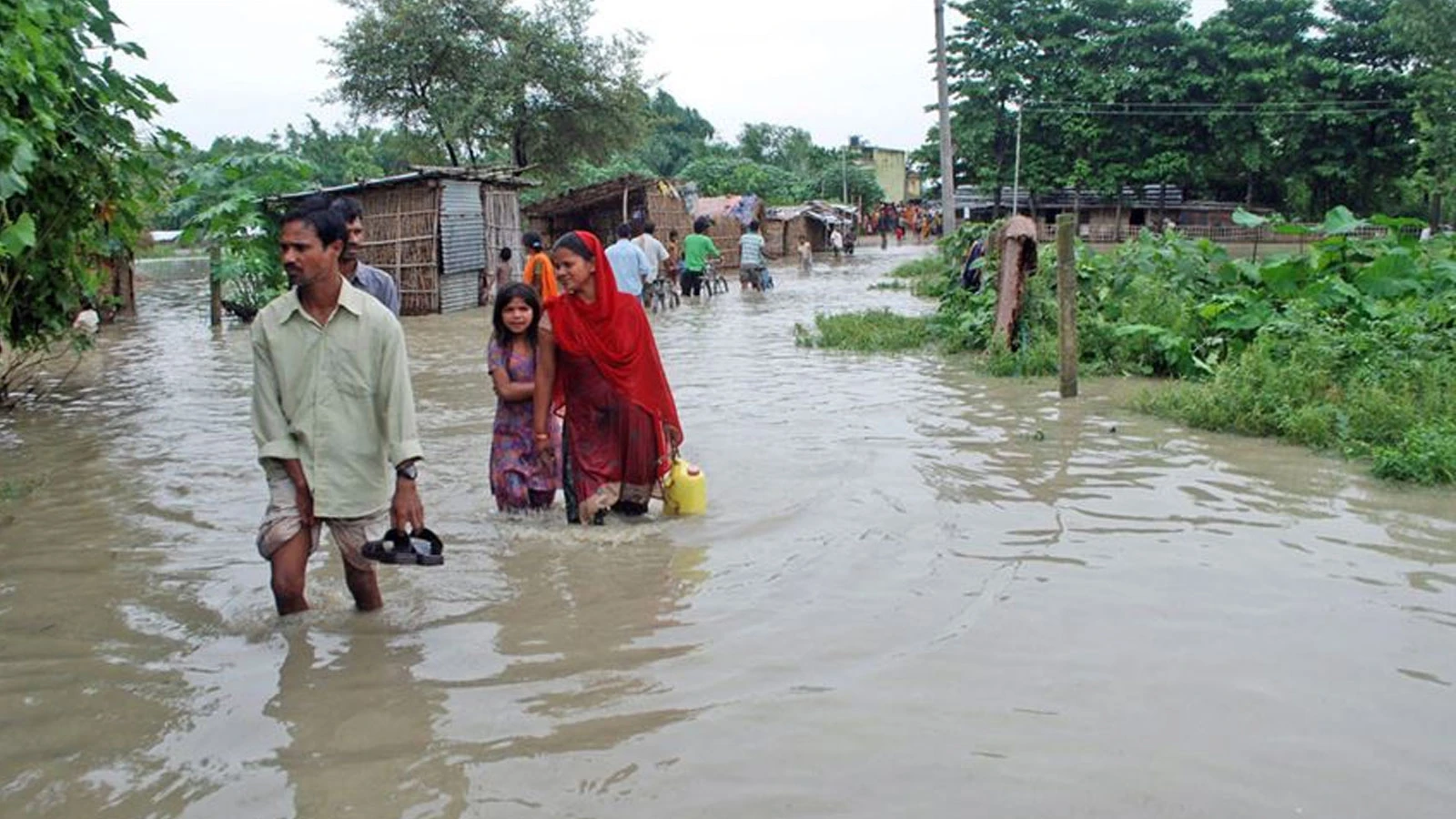 Nepal-Çin sınırında sel felaketi: 1 ölü, 28 kayıp