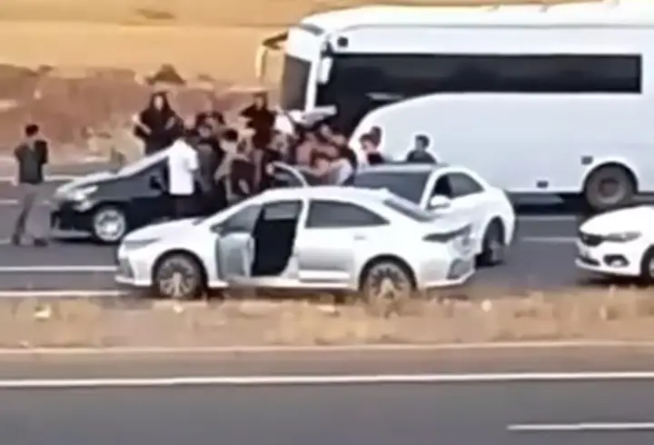 Gümrük muhafaza memuruna darp: 3 kişi tutuklandı