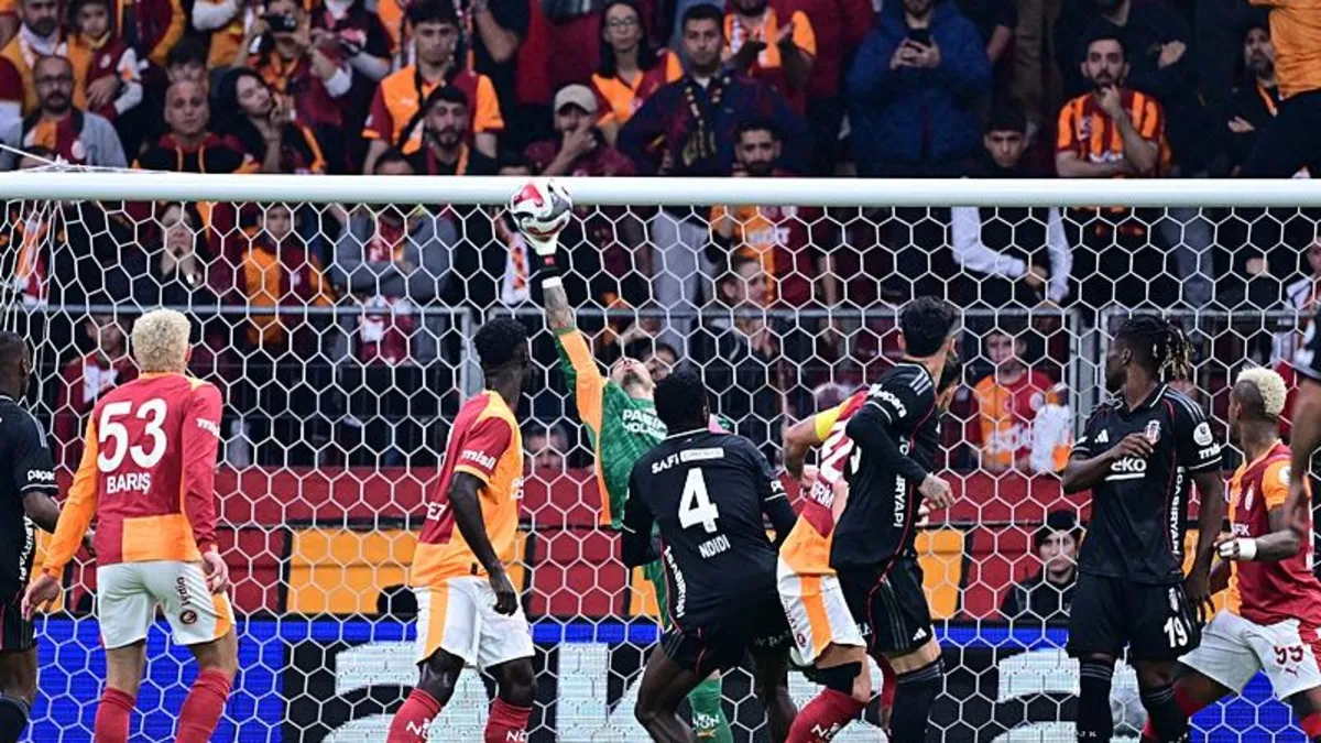 Galatasaray-Beşiktaş maçında kırmızı kart çıktı