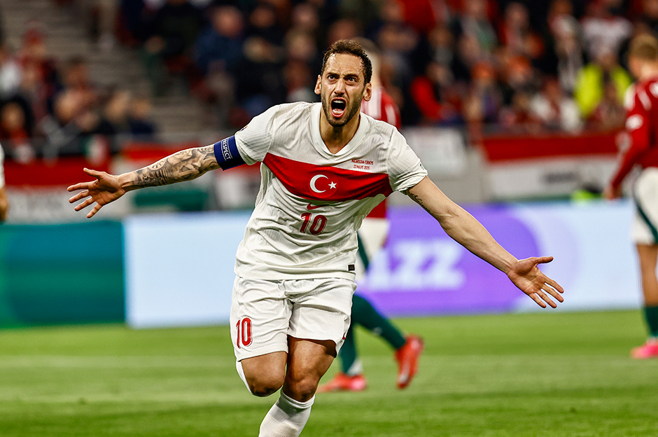 Hakan Çalhanoğlu, A Milli Takım'da en golcü oyuncular arasında 4. sıraya çıktı