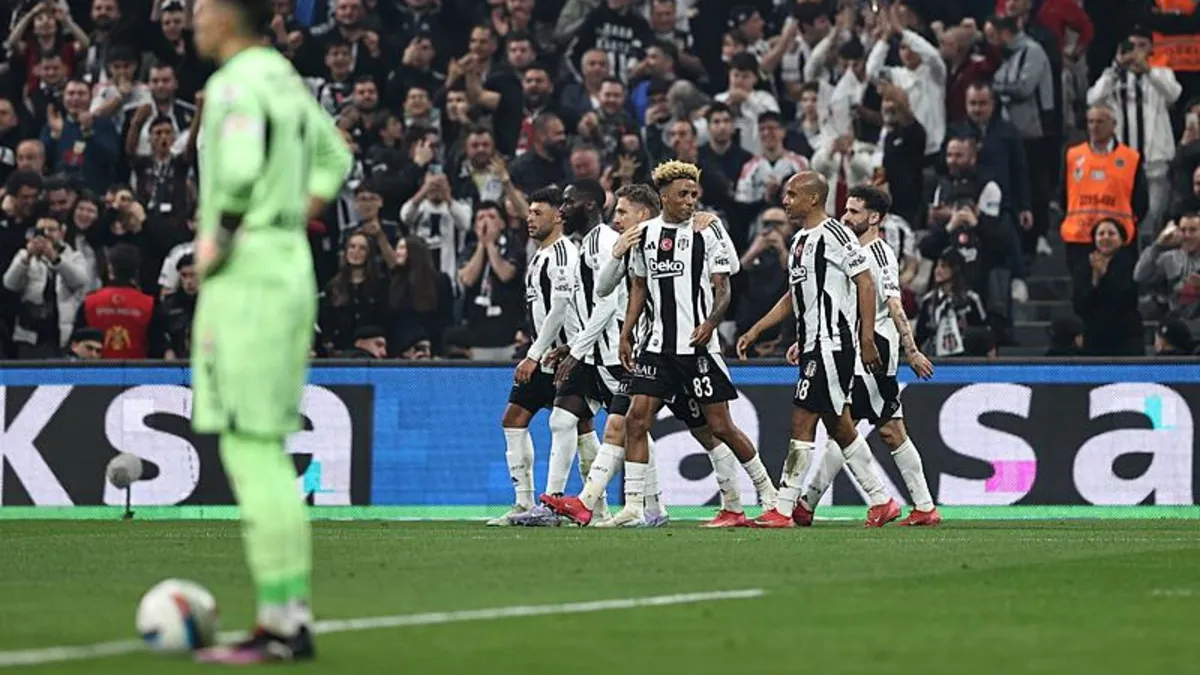 Beşiktaş'tan 8 yıl aradan sonra G.Saray'a flaş gönderme!