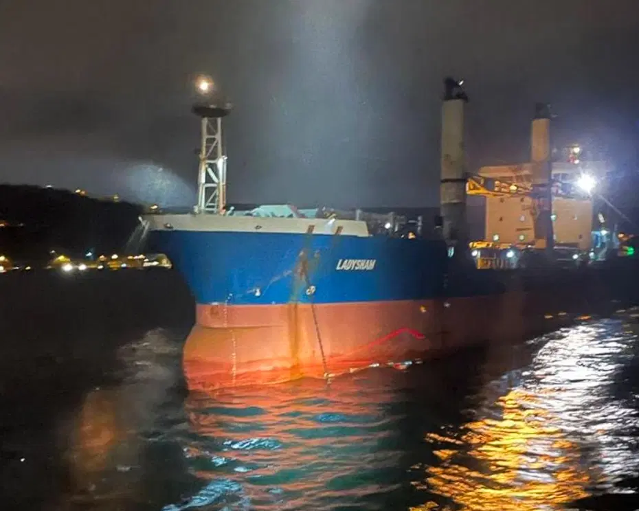 İstanbul Boğazı'nda kuru yük gemisi arıza yaptı