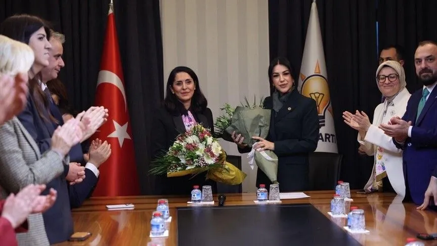 AK Parti Çevre ve Şehircilik Politikaları Başkanı Tuncer, görevini Ayan'a devretti