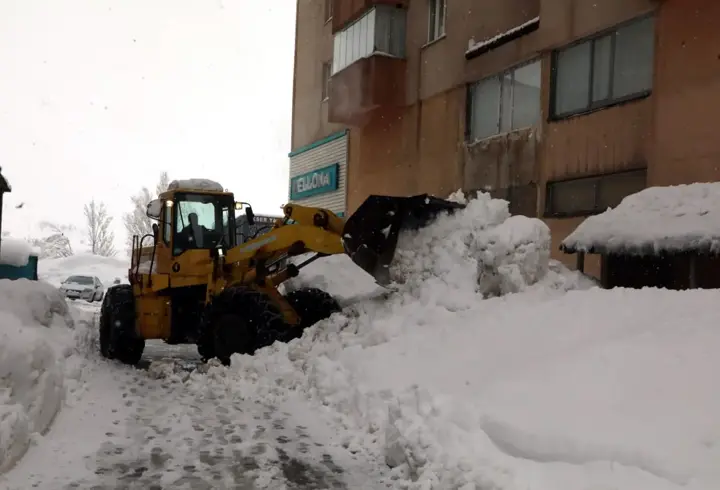 Bitlis’te kapanan 111 köy ve mezra yolundan 89'u açıldı