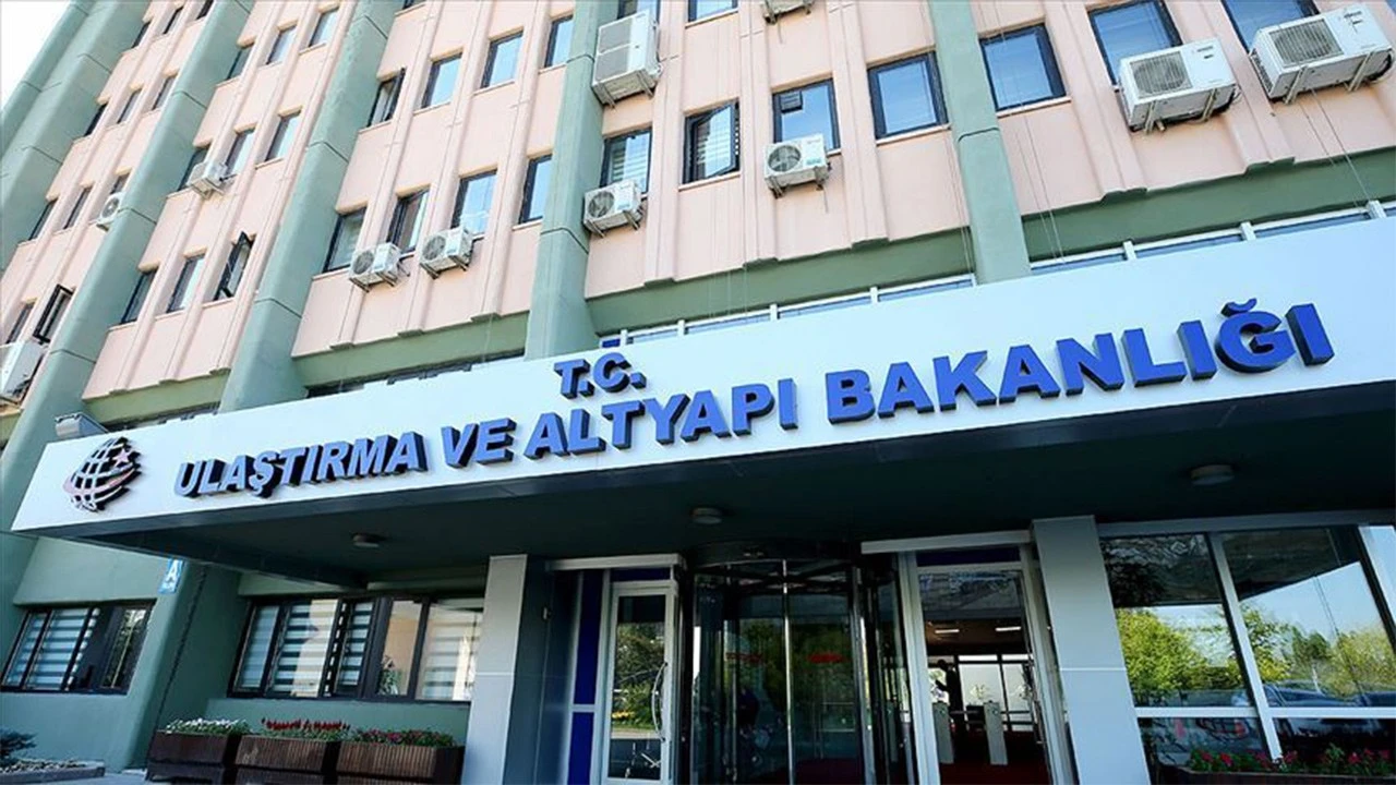 Ulaştırma ve Altyapı Bakanlığı: Sındırgı depreminde otoyol ve köprülerde hasar yok