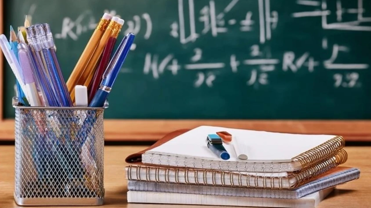 Okullar ne zaman açılacak? 15 tatil ne zaman bitiyor?