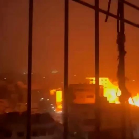 İşgalci İsrail Ateşkesi Yine İhlal Etti: Gazze’de Bir Binayı Bombaladı