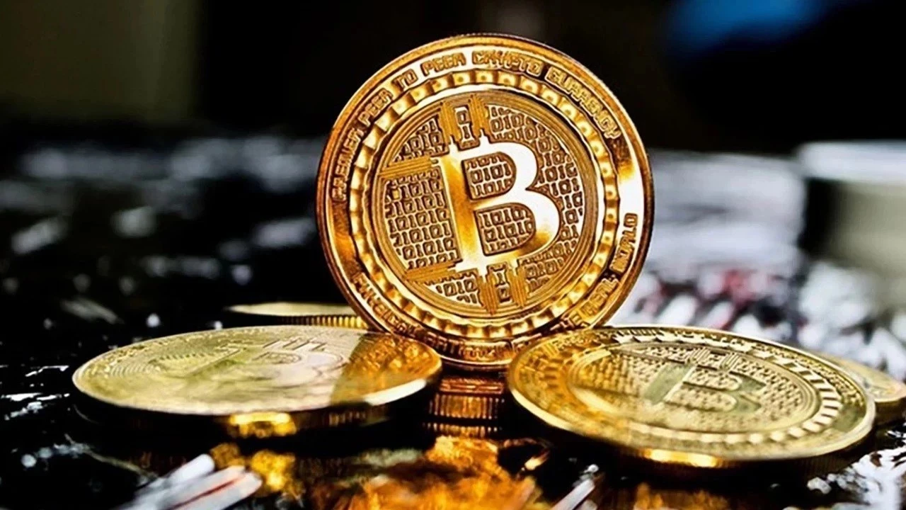 Bitcoin 7 ayın en düşük seviyesine geriledi