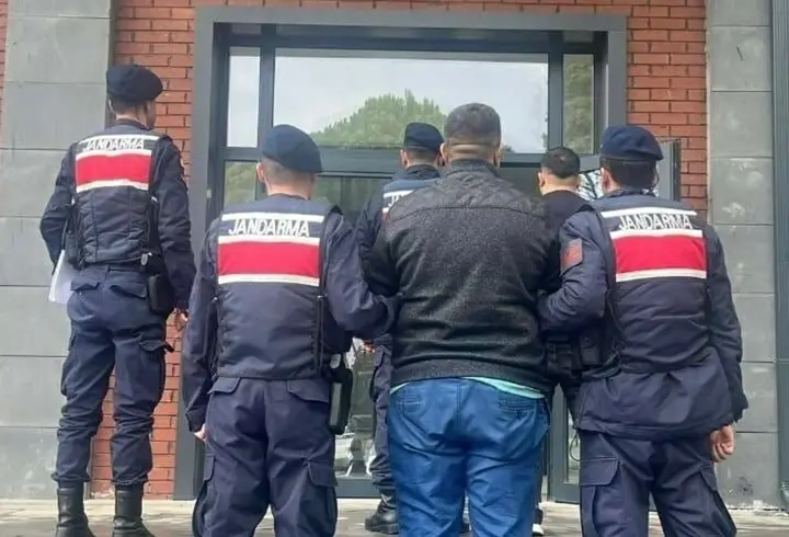 Çanakkale’de 6 organizatör ve 56 kaçak göçmen yakalandı