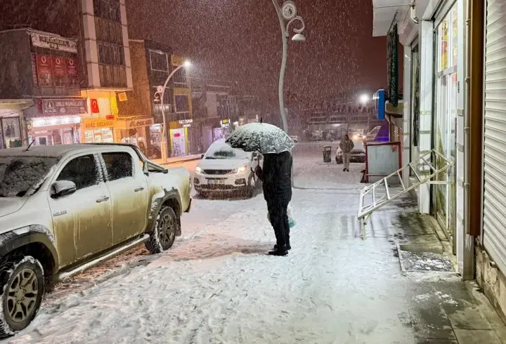 Bazı bölgeler için sağanak ve kar uyarısı