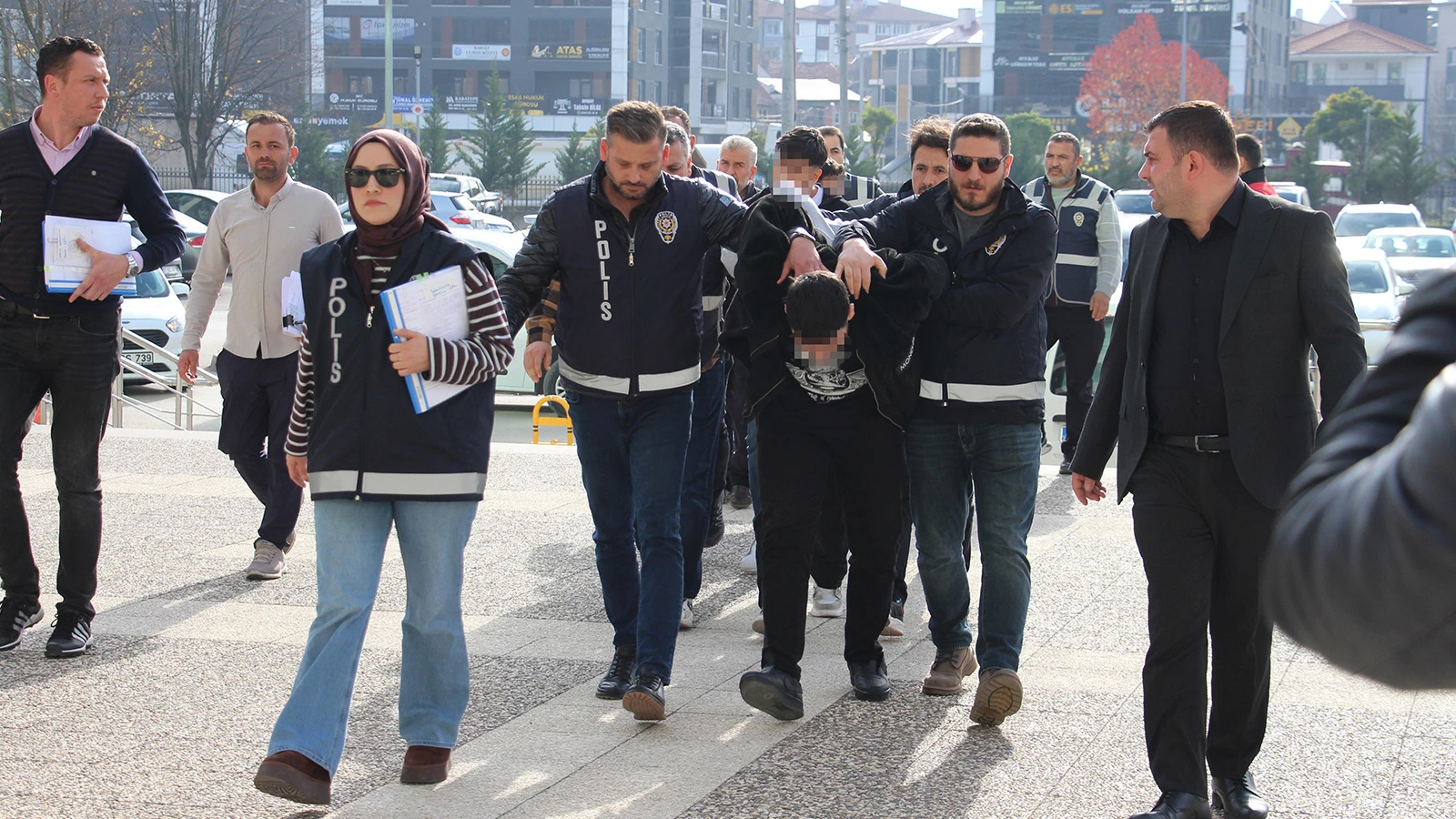 Bolu'da dolandırıcılık operasyonu: 5 şüpheli adliyede