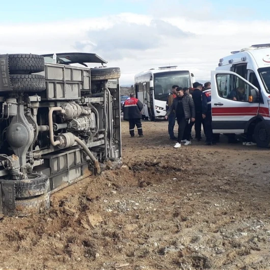 Erzurum'dan Ankara'ya Gidiyordu: Cezaevi Nakil Aracı Devrildi