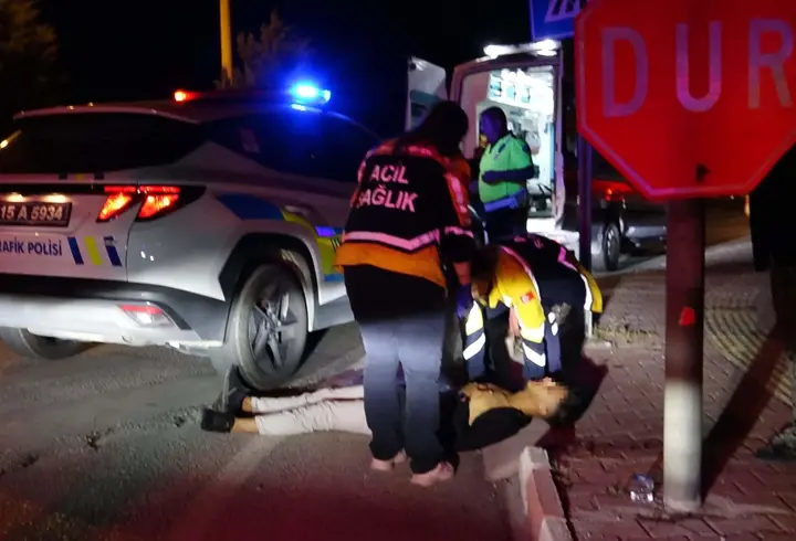 Alkolün Etkisiyle Kaza Yapan Sürücü Yere Yığıldı