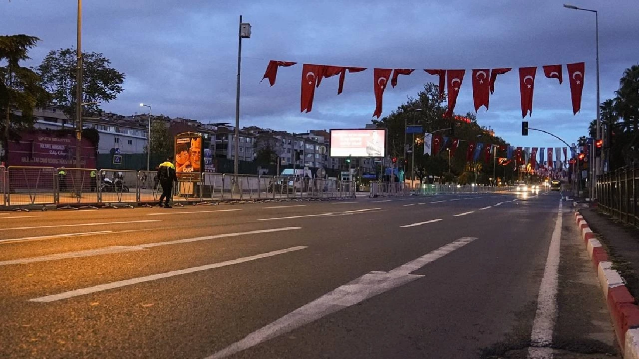İstanbul'da Bazı Yollar Trafiğe Kapatıldı