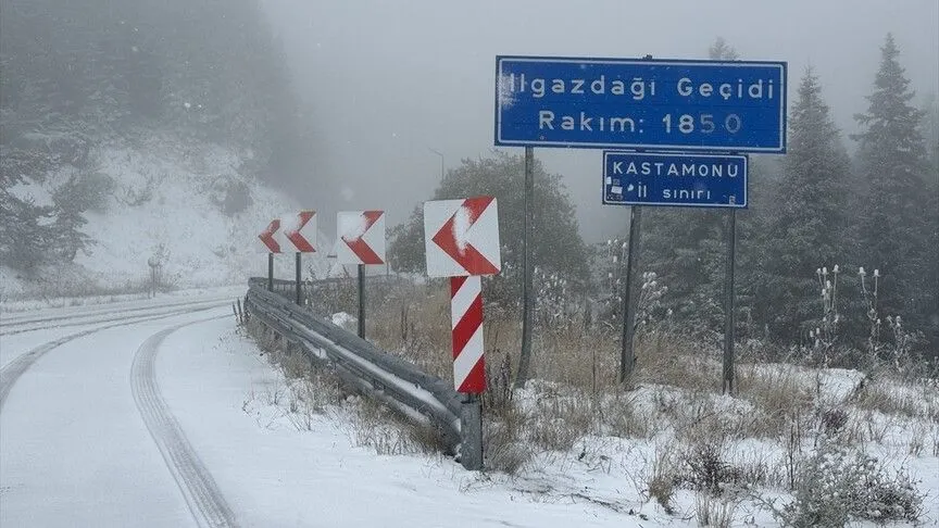 Ilgaz Dağı Kar Yağışıyla Beyaza Büründü