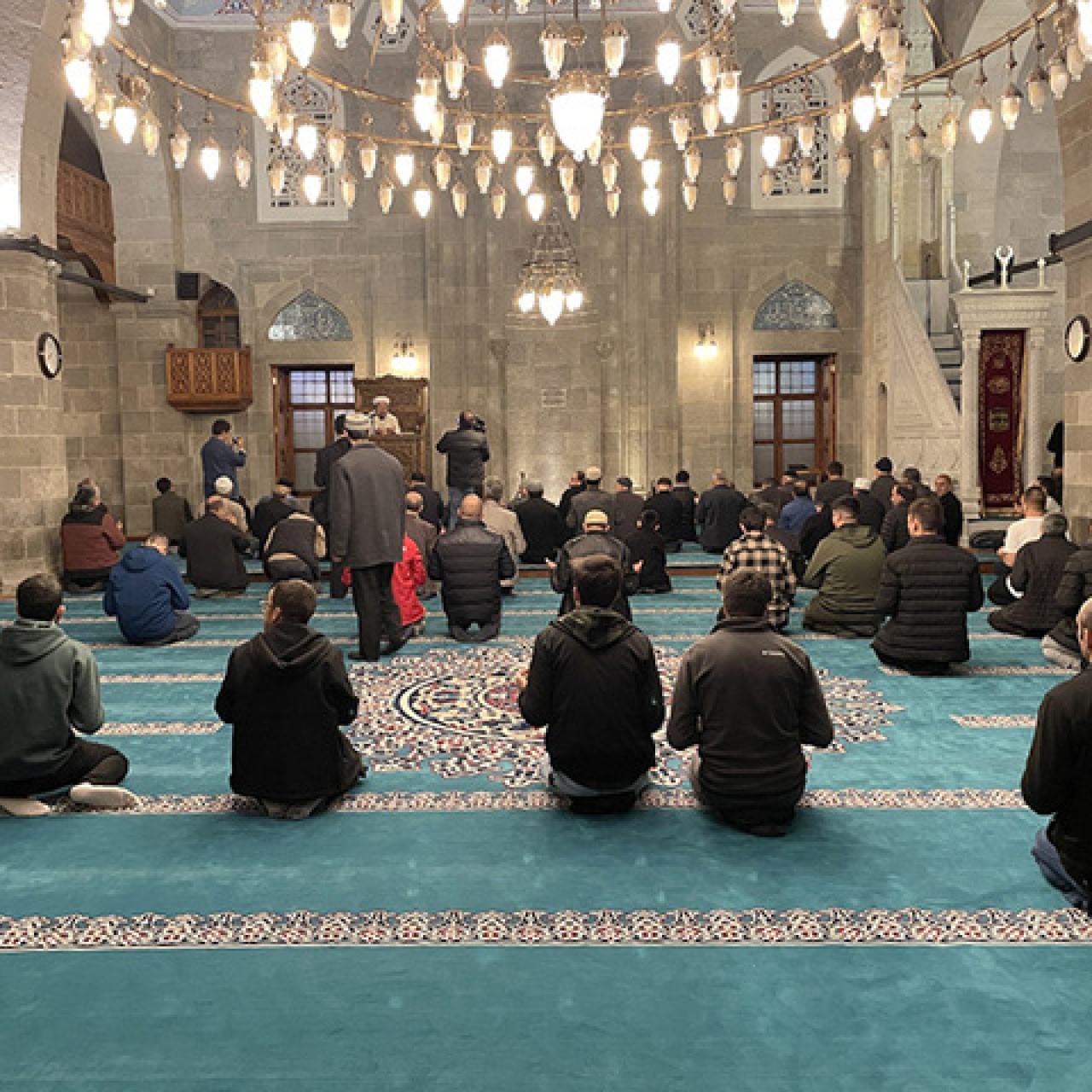 Kadir Gecesi 12 rekat namaz nasıl kılınır?