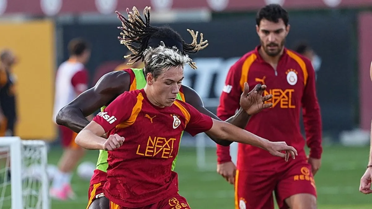 Aleksey Batrakov Galatasaray'da ilk antrenmanına çıktı