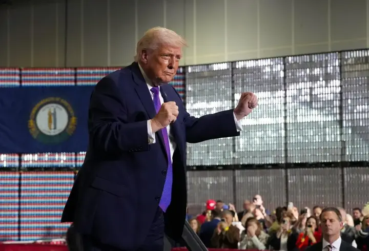 Orta Doğu alev alev, Trump 'YMCA'! Savaşın ortasında Trump, dans etti...