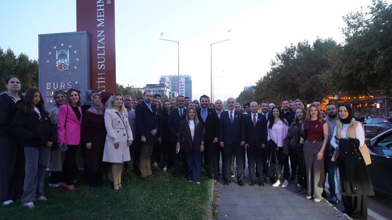 Uedaş’ta Pembe Lambalar Farkındalık İçin Yandı