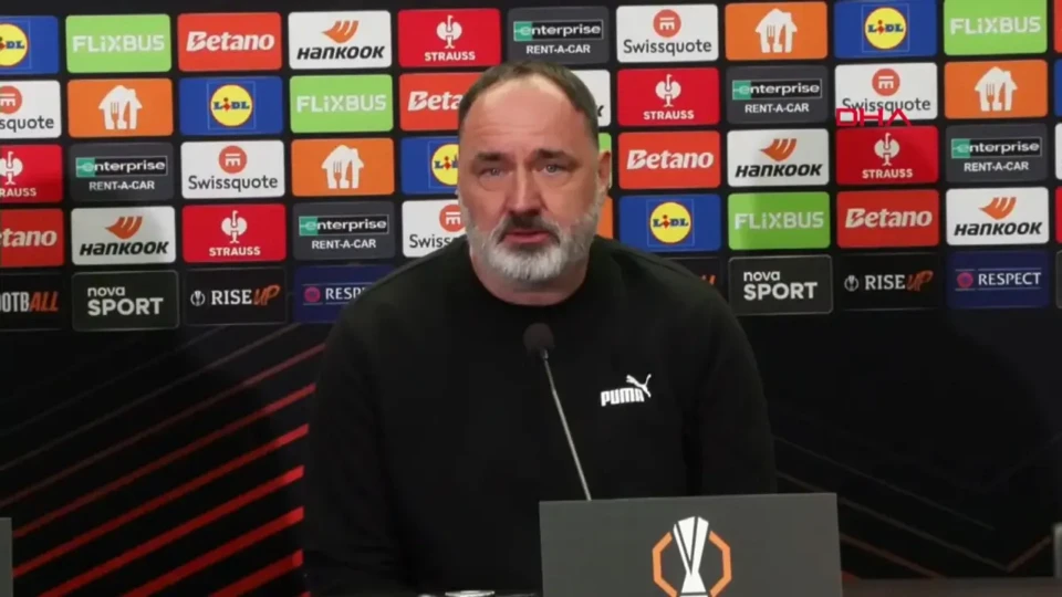 Slavia Prag Teknik Direktörü'nden Fenerbahçe Sözleri: Bu Atmosferi Yaşamayı Dört Gözle Bekliyorum