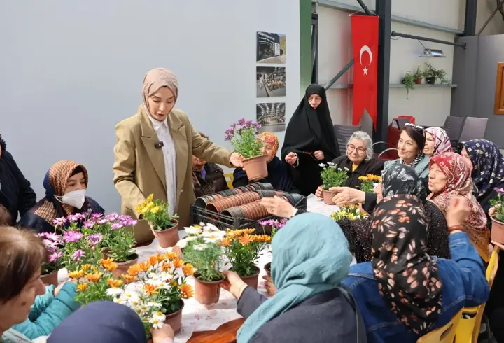 Ümraniye’de 60 yaş üzeri vatandaşlar geri dönüşüm etkinliğinde buluştu