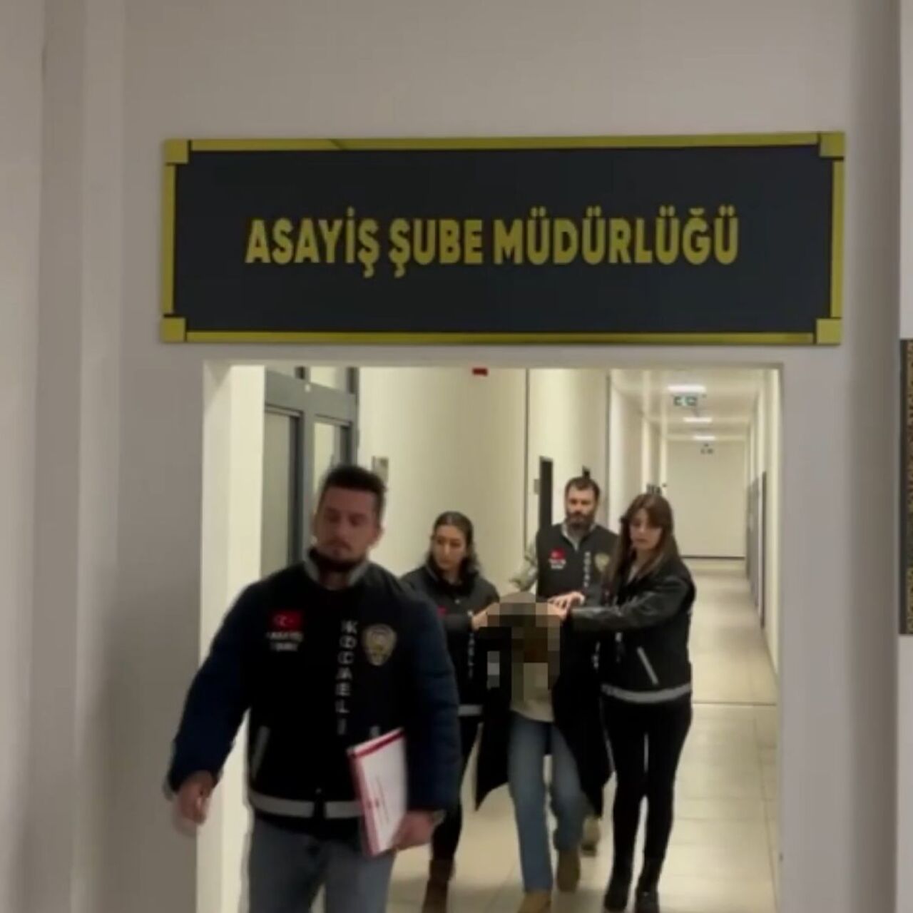 18 yıl sonra parmak izi eşleşti! Cani anneye kelepçe!