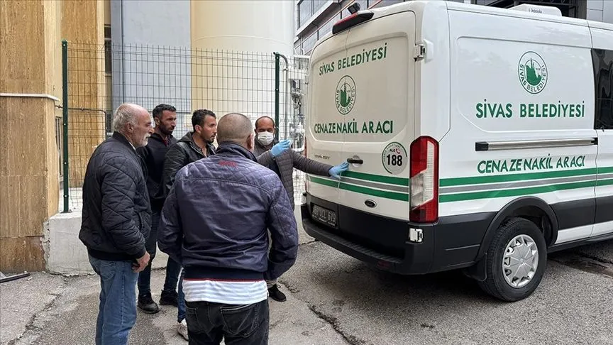Sivas'ta KKKA hastalığı şüphesiyle tedavi gören kadın öldü