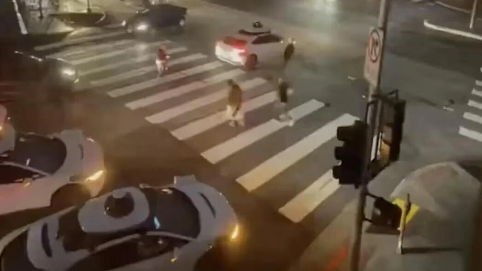 San Francisco karanlıkta kaldı, robot taksiler trafiği kilitledi