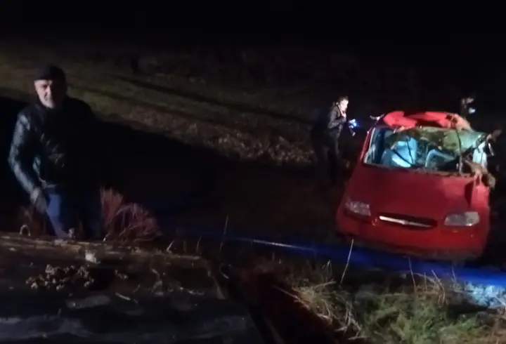 Beypazarı'nda otomobil şarampole uçtu: 3 yaralı