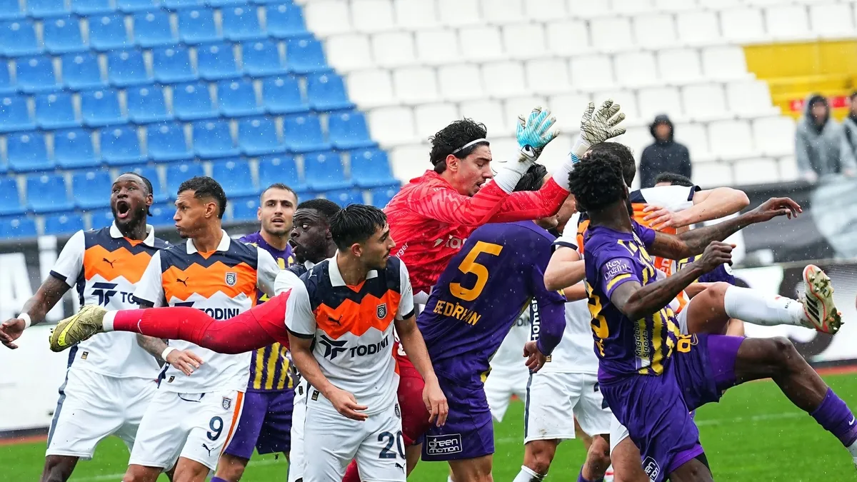 ikas Eyüpspor-RAMS Başakşehir | CANLI (Trendyol Süper Lig)