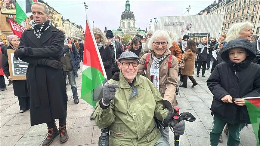 İsrail'in ateşkesi ihlal ederek Gazze'ye saldırıları İsveç'te protesto edildi
