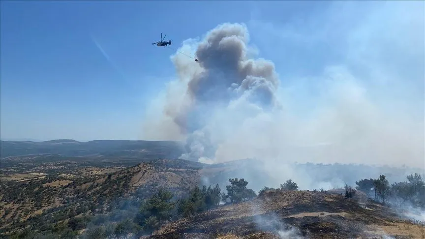 Yurdun çeşitli bölgelerinde çıkan orman yangınlarına müdahaleler devam ediyor
