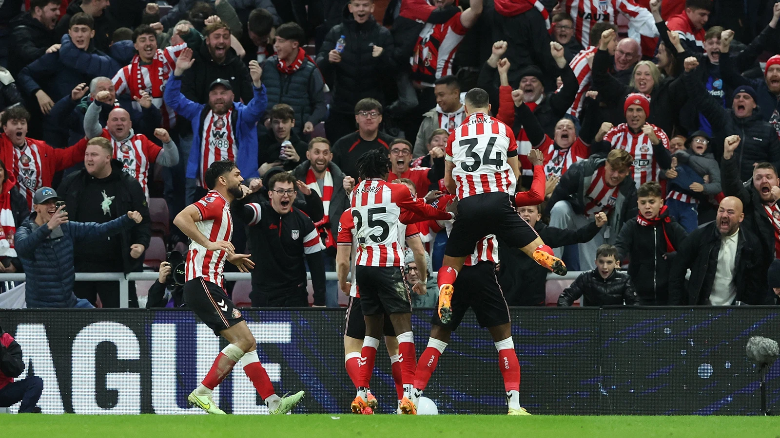 'Tyne–Wear' derbisinde Sunderland, Newcastle United'ı yıktı
