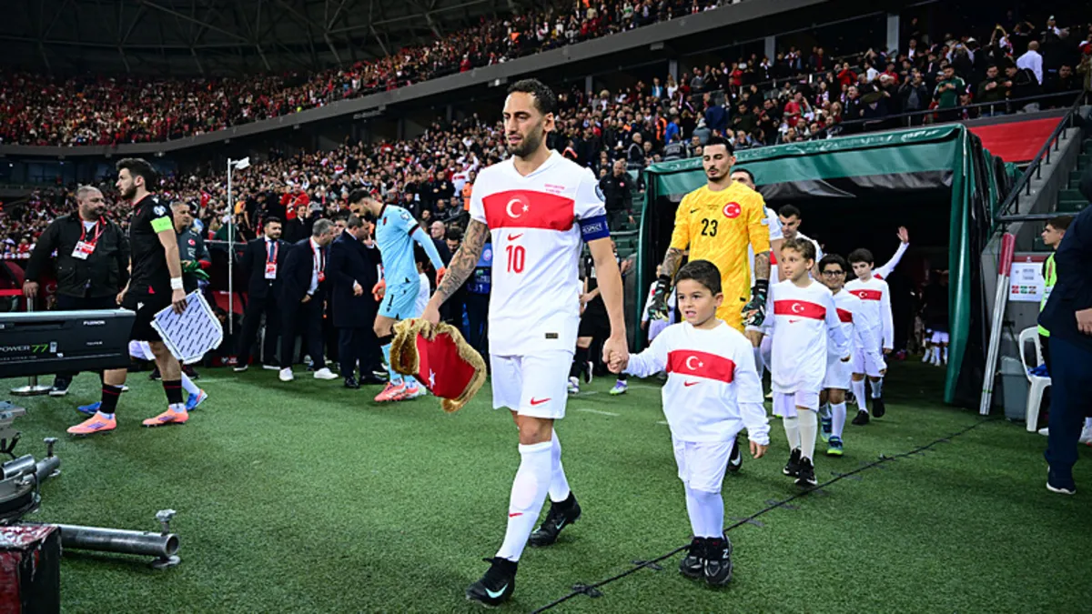 Milliler seremoniye Filistinli çocuklarla çıktı!