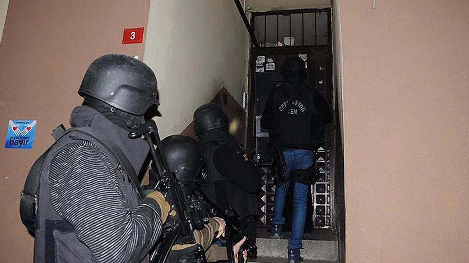 İstanbul’da sokak çetelerine operasyon: Yaşları 18'den küçük!