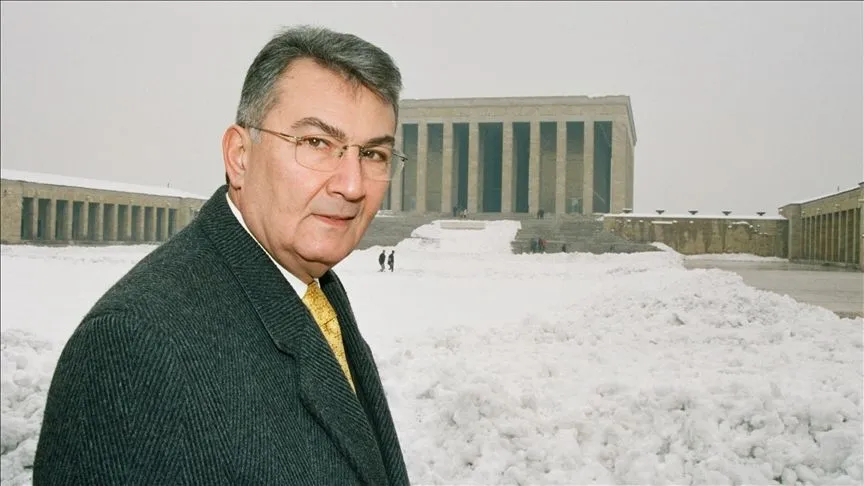 Eski CHP Genel Başkanı Deniz Baykal'ın vefatının üzerinden 3 yıl geçti