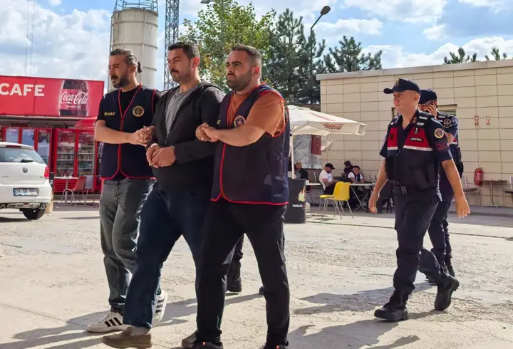 FETÖ hükümlüsü eski infaz koruma memuru yakalandı
