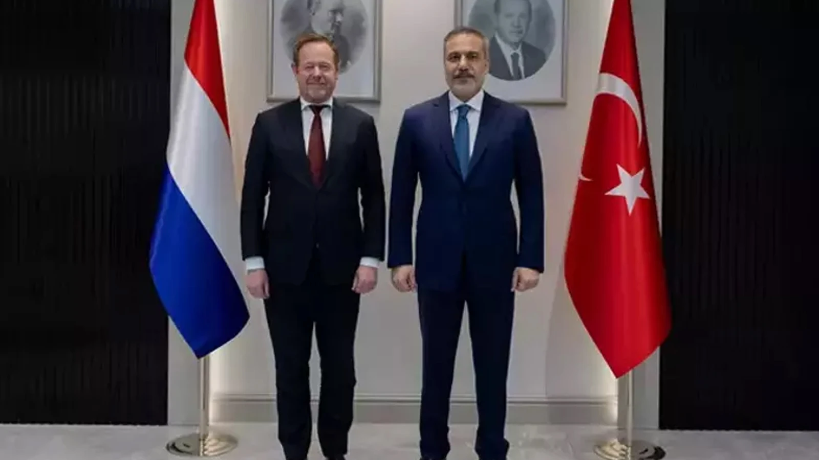 Bakan Fidan Van Weel ile Ankara'da görüştü