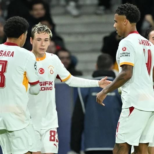 Sosyal Medya Bunu Konuştu: Galatasaray'dan Şampiyonlar Ligi'nde Büyük Başarı