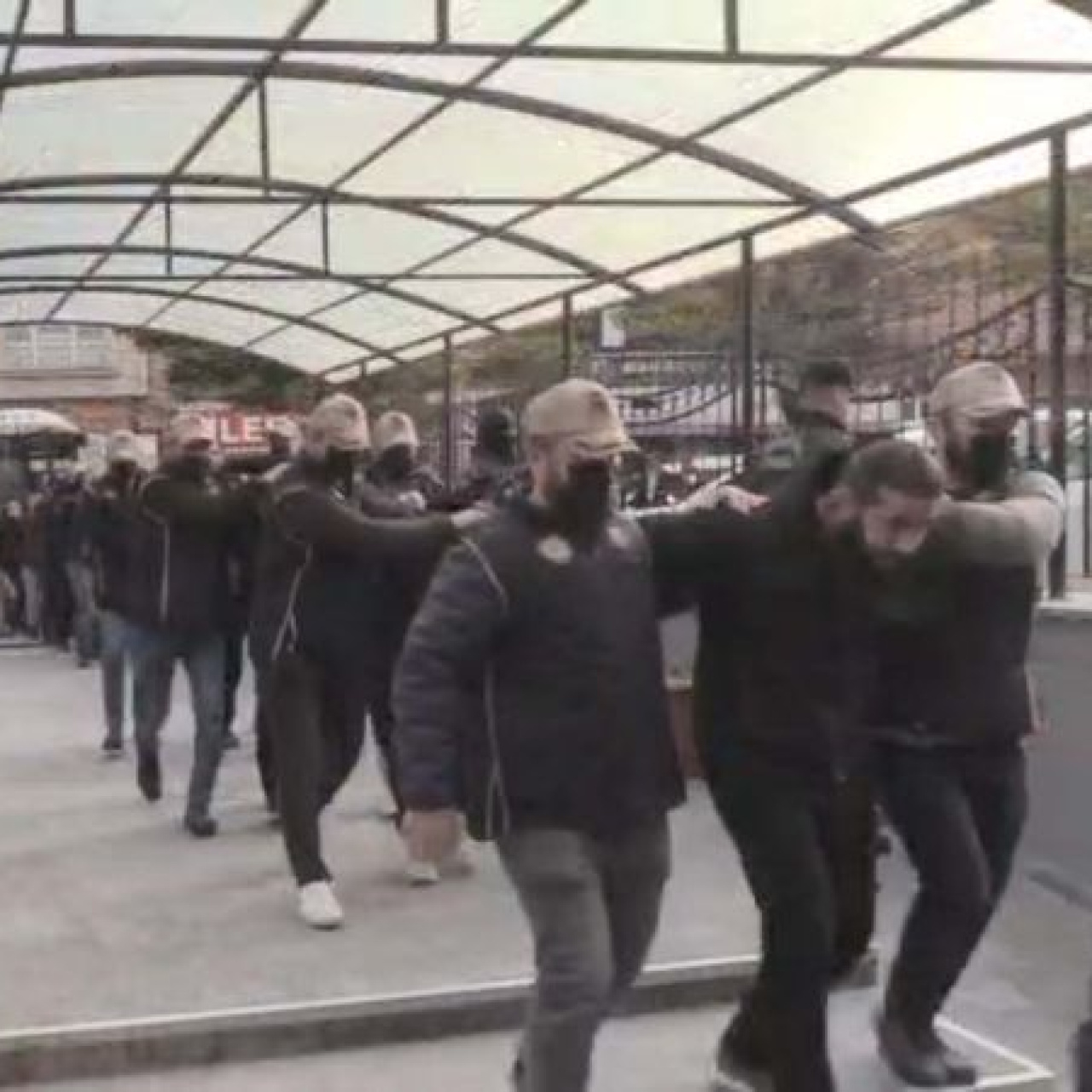 Bakan Yerlikaya açıkladı! Terör örgütü DEAŞ'a 33 ilde operasyon!