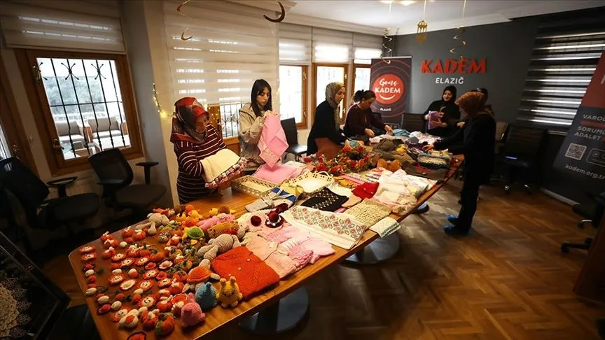 Elazığ'da kadınlar Gazze'ye destek için birlikte üretiyor