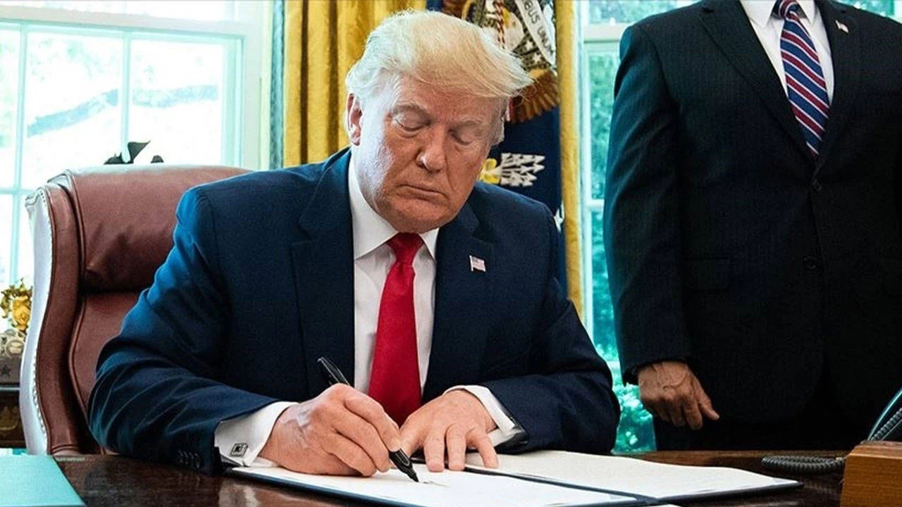 “Ulusal Çıkarları” Gerekçe Gösterdi: Trump, Rusya'ya Yönelik Yeni Yaptırımları Askıya Aldı