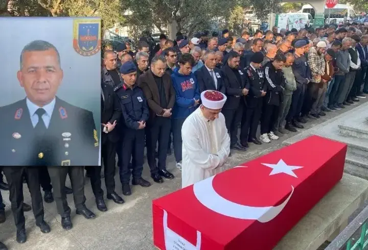 Kalp krizi sonucu hayatını kaybeden komutan toprağa verildi