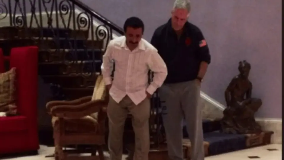 Epstein ile Kabe örtüsüne bakan BAE'li milyarder istifa etti