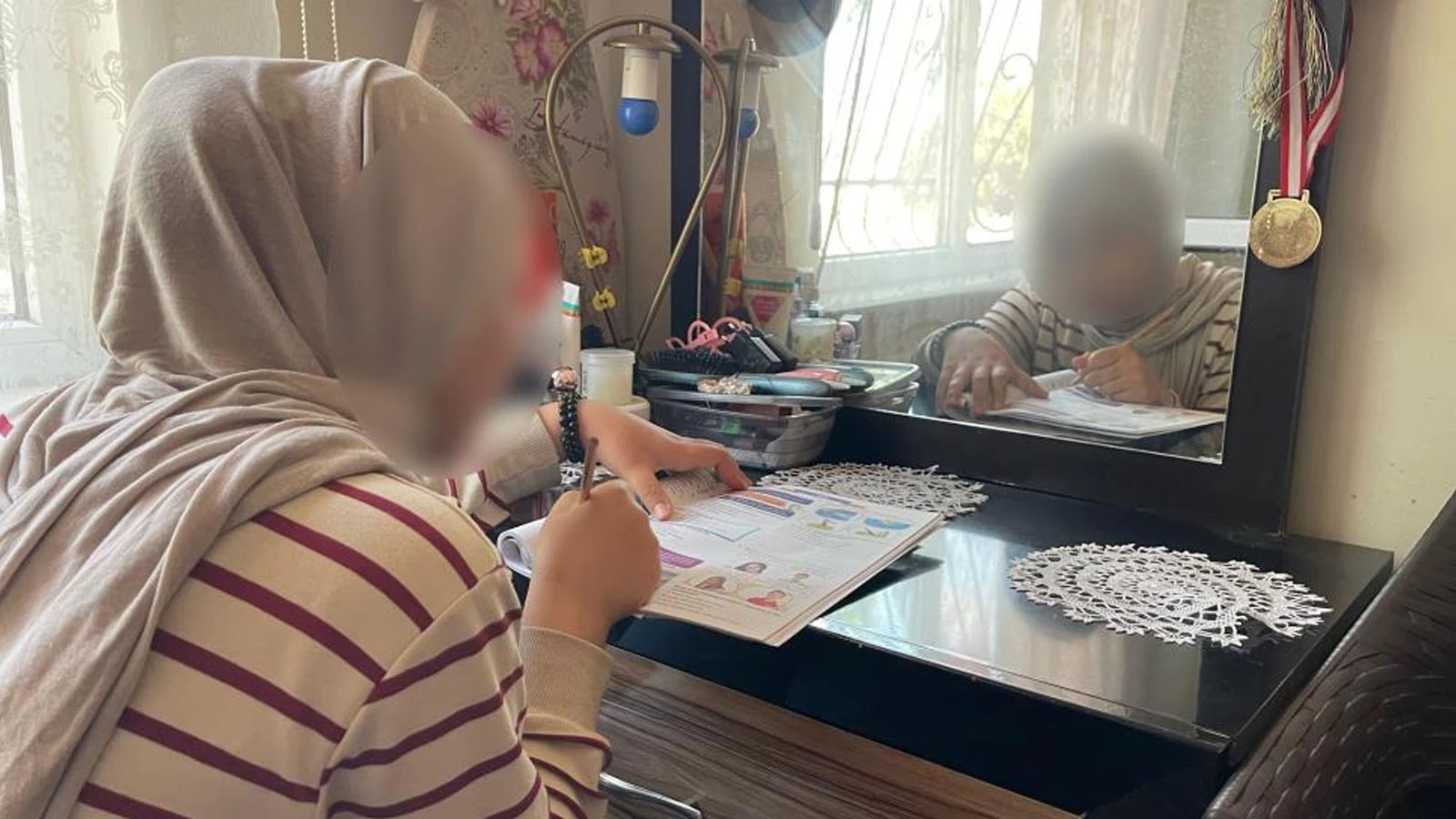 Tesettürlü öğrencisine 'Karabaş' diye hitap eden öğretmen açığa alındı