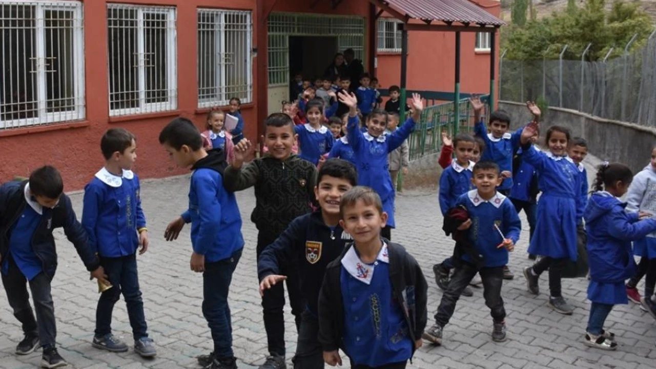 Okullarda forma geri geliyor, 4+4+4 tartışmaya açılıyor