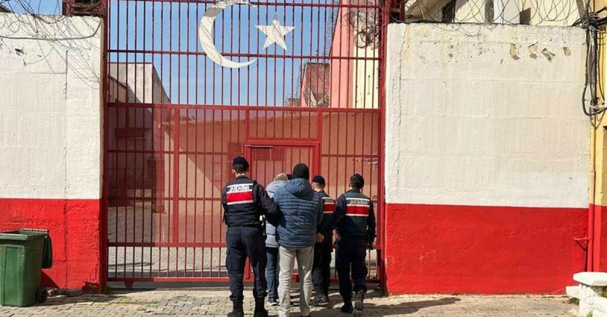 Aydın'da FETÖ üyesi firari 2 hükümlü yakalandı
