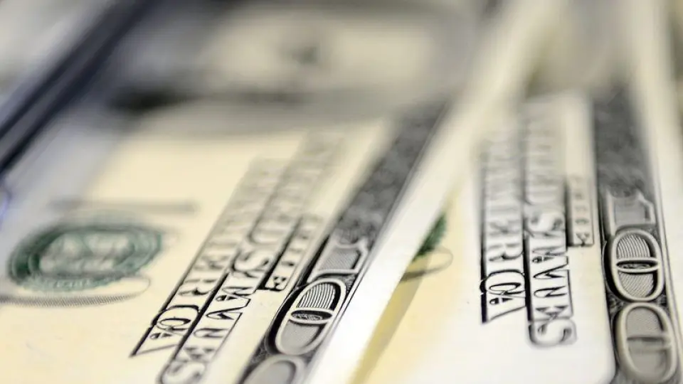 Hazine'den dolar cinsinden tahvil ve kira sertifikası ihracı