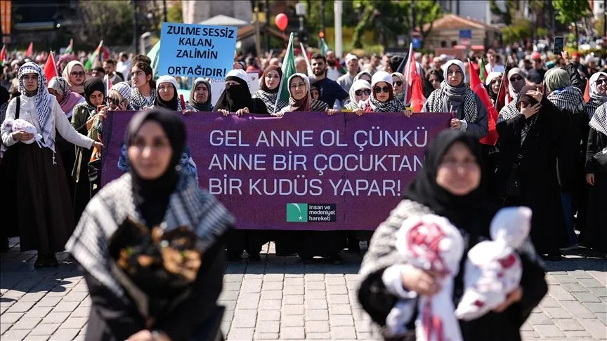 İstanbul'da Gazze'ye destek yürüyüşü düzenlendi