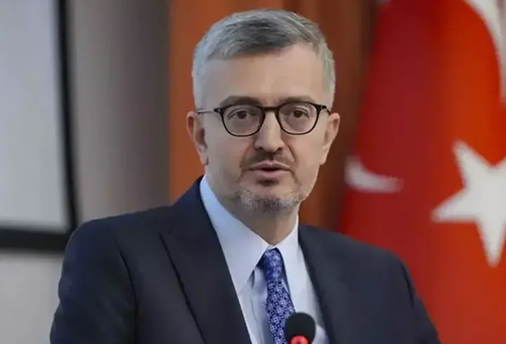 İletişim Başkanı Duran'dan tarihi geçit törenine davet